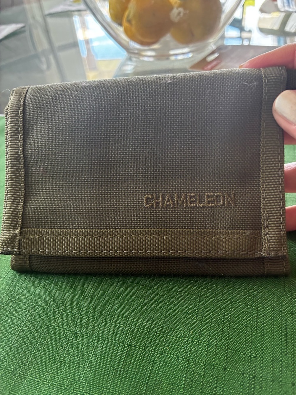 NWOT Men’s chameleon wallet